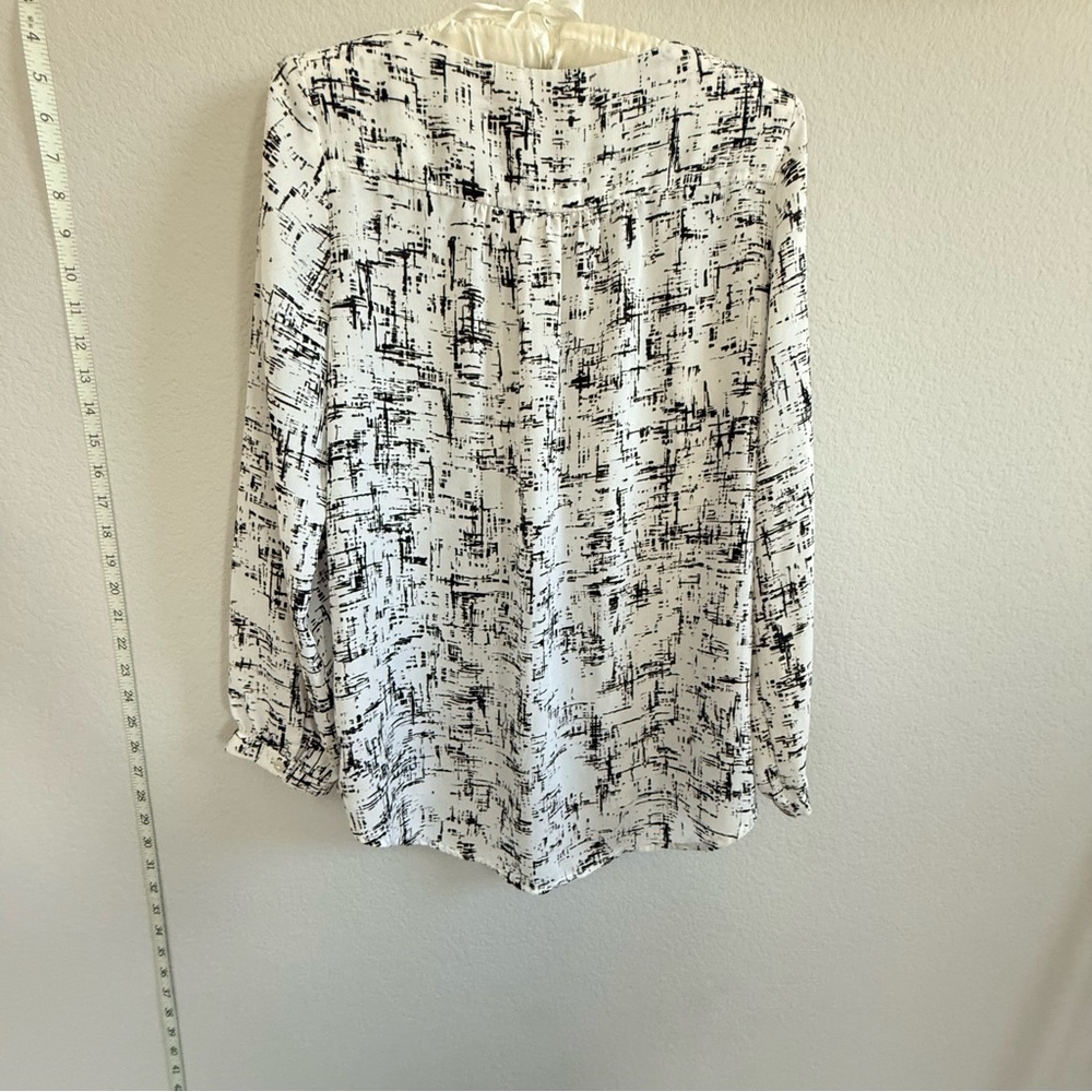 Mercer & Madison Monochrome Patterned Blouse Small - Picture 5 of 14